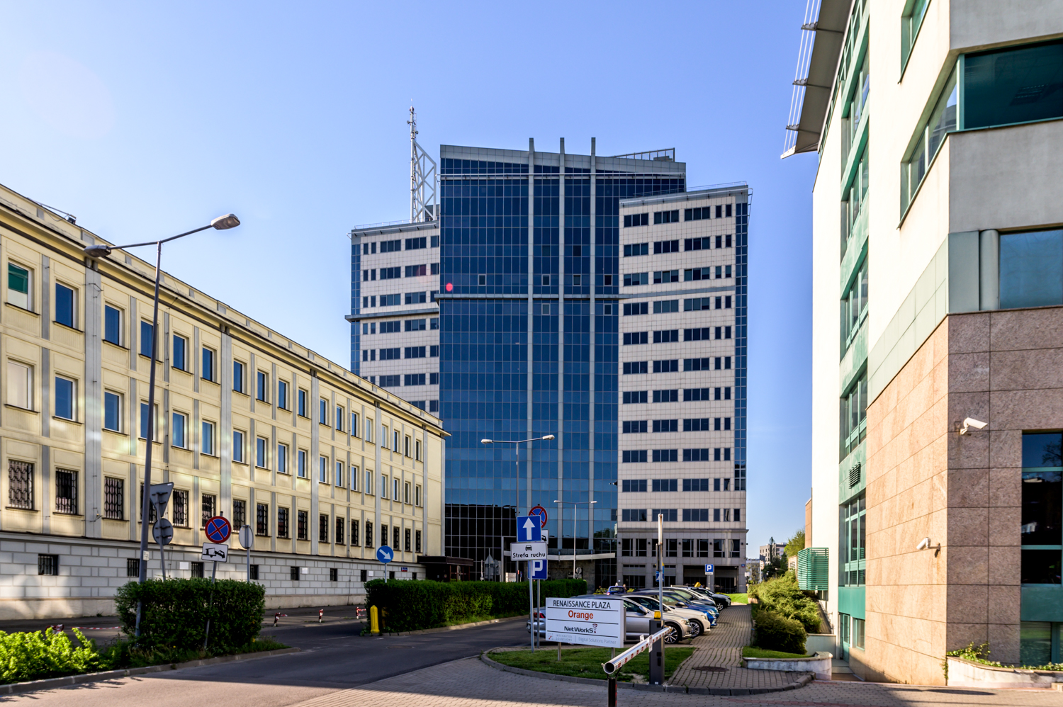 Zdjęcie architektury budynku Renaissance Tower